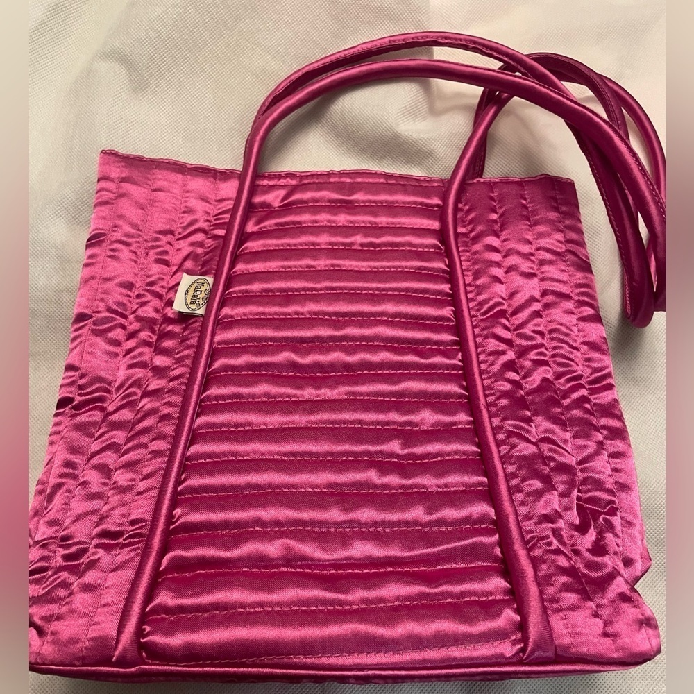 NWOT NaRaYa Satin Quilted Bucket Shoulder Bag Zip closure in Rose Pink - Picture 2 of 9